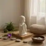 Ham Polyester Ayakta Duran Keşiş : Meditasyon Figürü