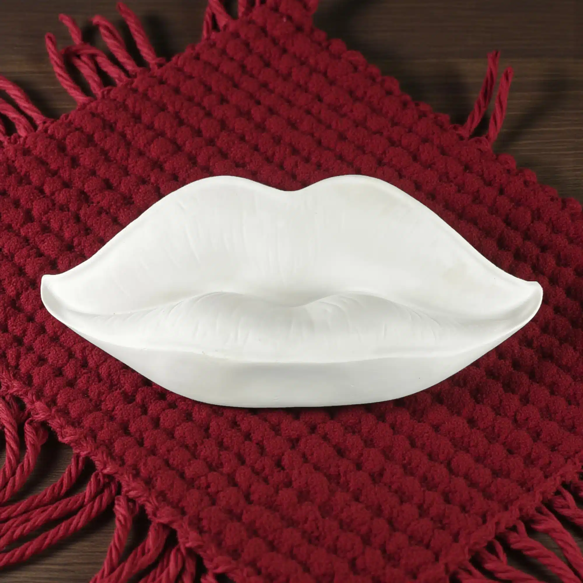 Dudak Figürlü Büyük Heykel: Dekoratif Obje