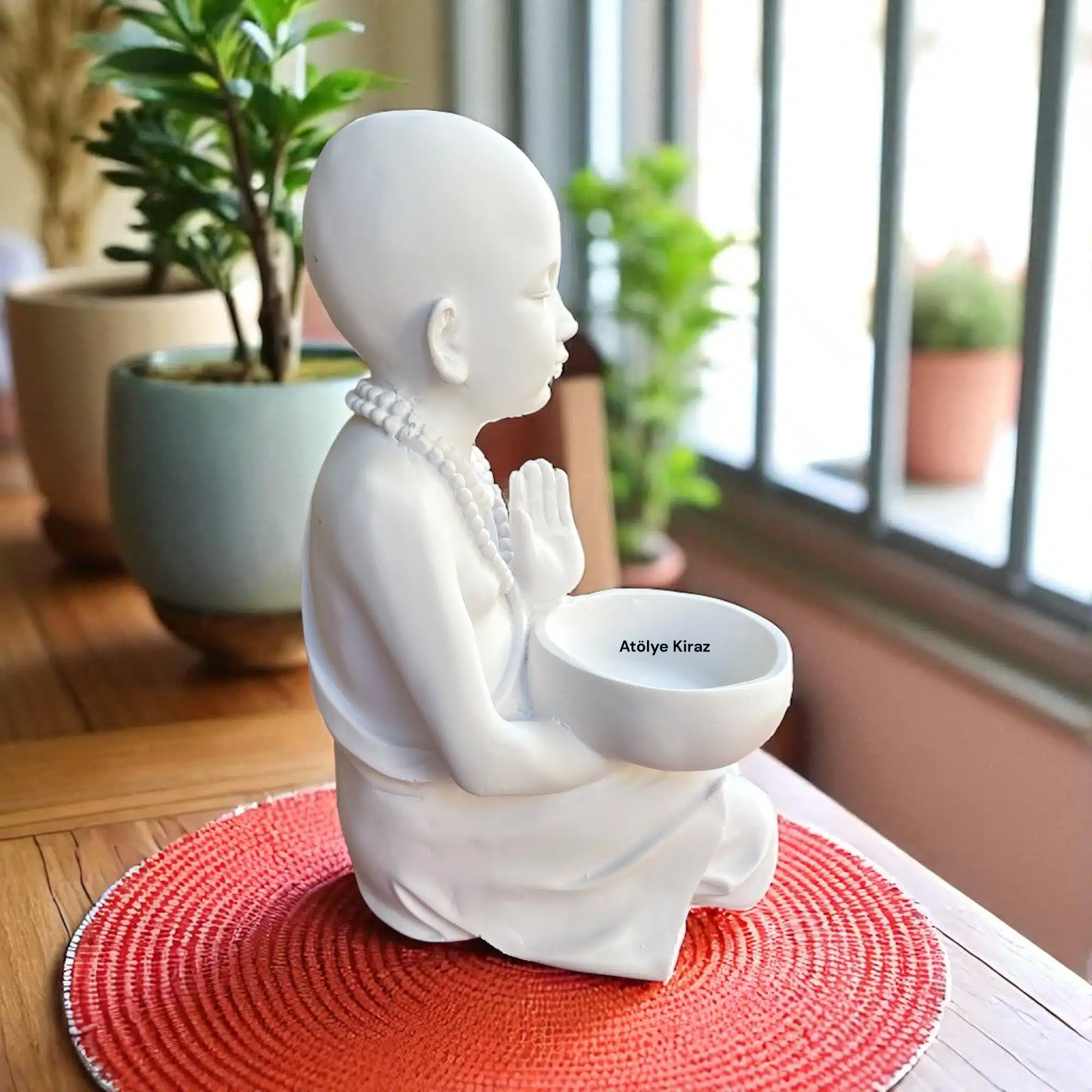 Ham Polyester Meditasyon Heykeli : Genç Keşiş Figürü - (18x18x34 cm) 4 Ham Polyester Meditasyon Heykeli : Genç Keşiş Figürü