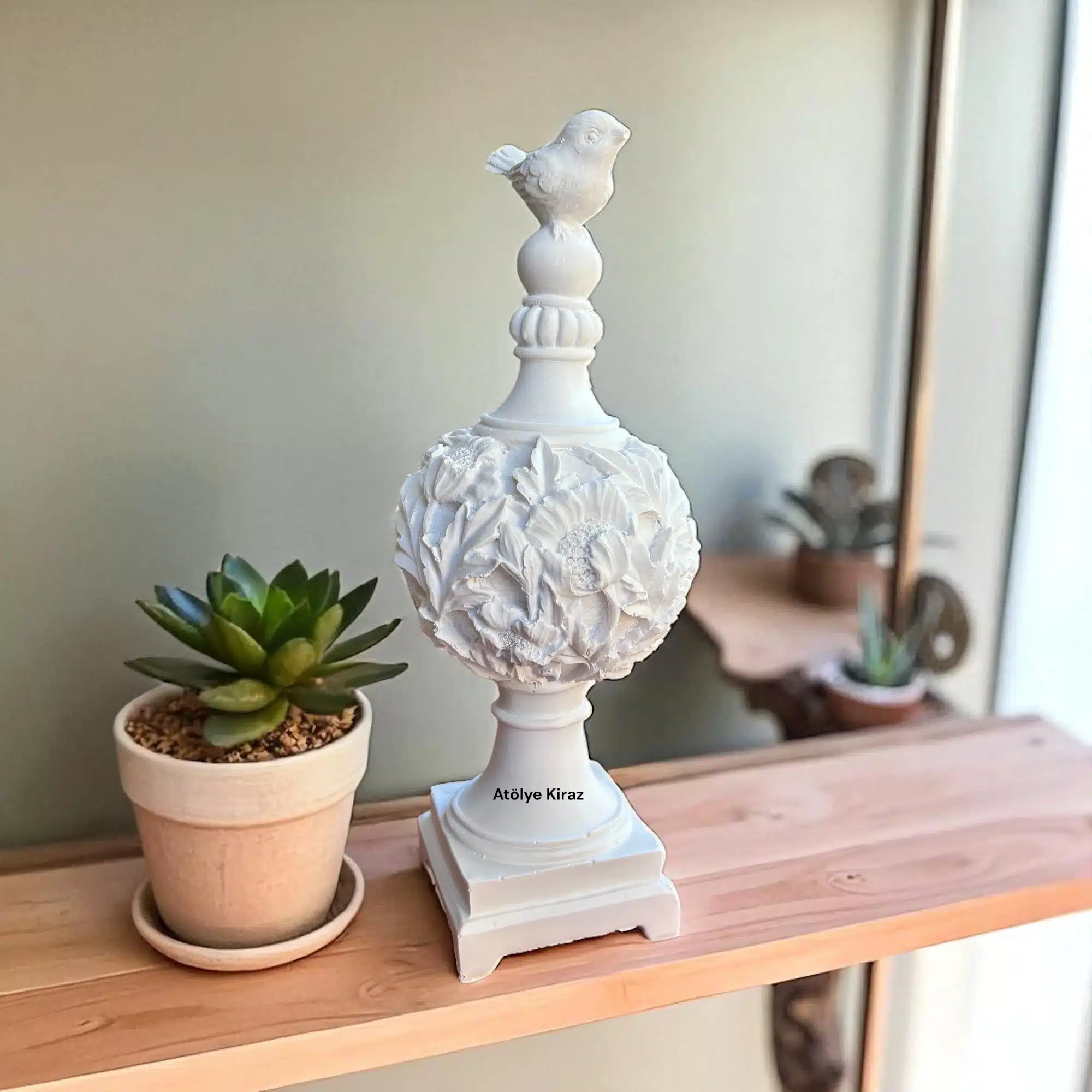 Kaideli Kuşlu Biblo : Ev Dekoru ve Dekoratif Heykel (12x12x31 cm) 3 Kaideli Kuşlu Biblo