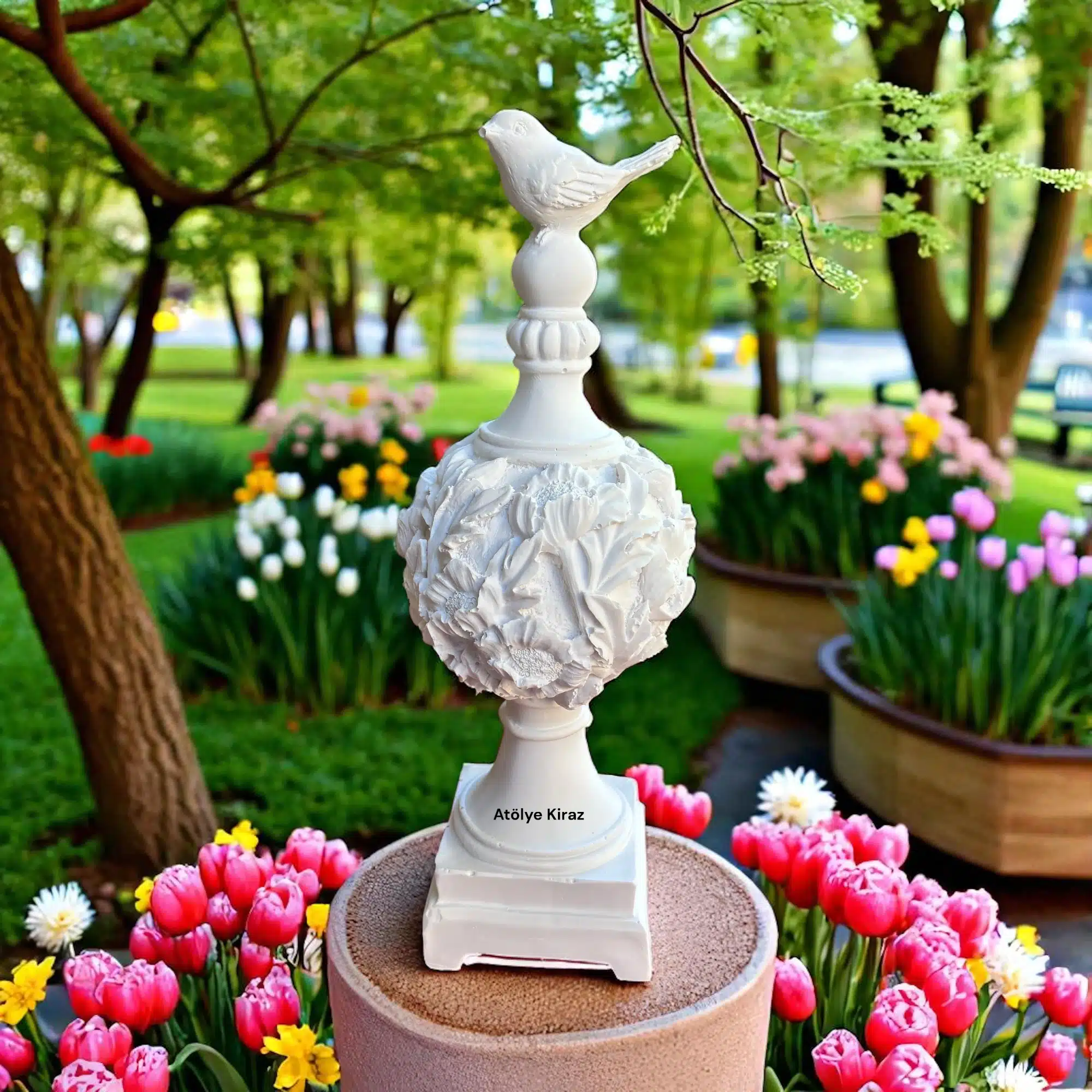 Kaideli Kuşlu Biblo : Ev Dekoru ve Dekoratif Heykel (12x12x31 cm) 1 Kaideli Kuşlu Biblo