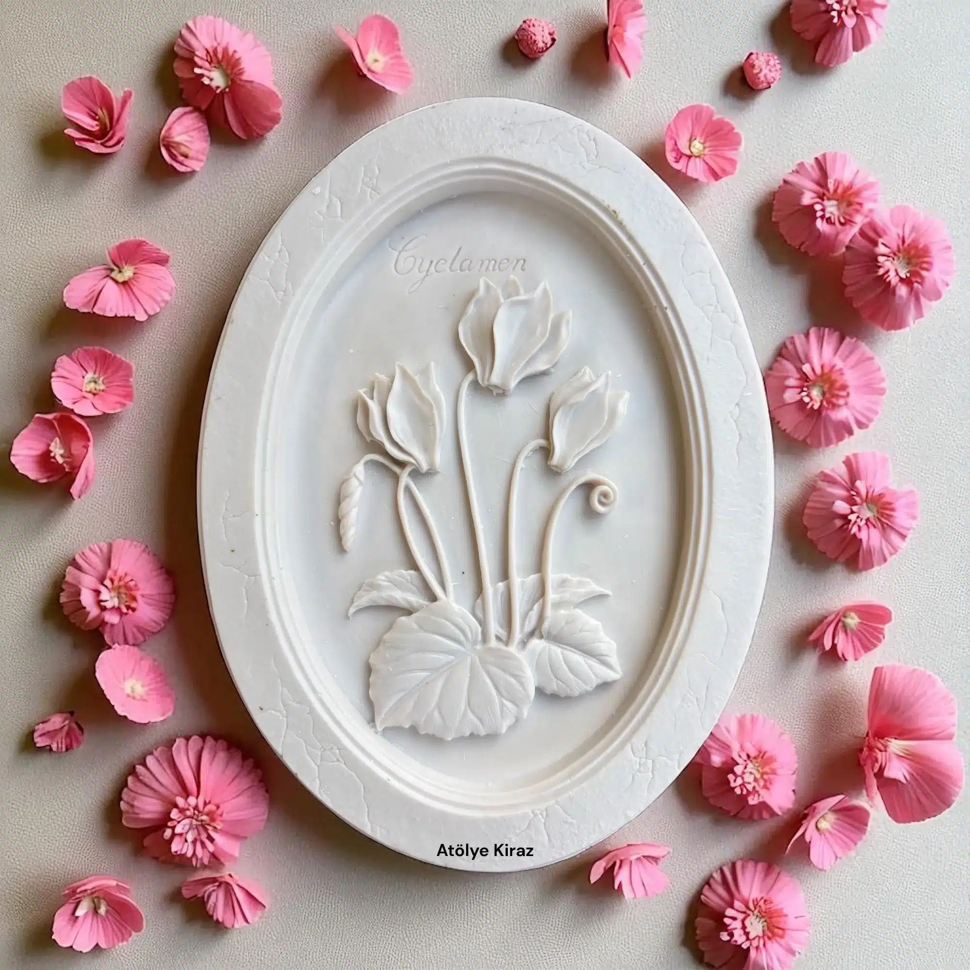 Çiçek Desenli Duvar Panosu | Ham Polyester Duvar Süsü | Fuşya | Siklamen 2 Çiçek Desenli Duvar Panosu | Ham Polyester Duvar Süsü | Siklemen Desenli