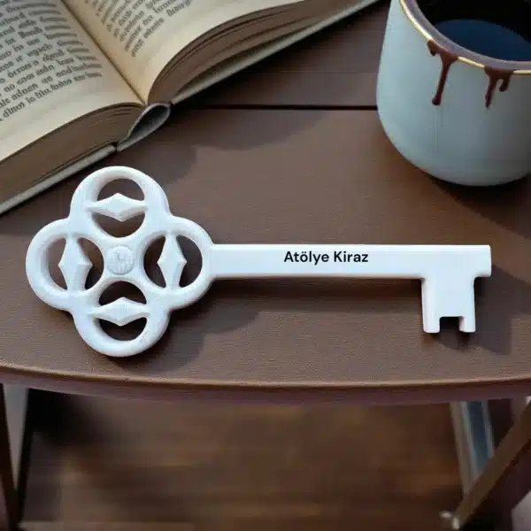 Dekoratif Anahtar Duvar Süsü: Beyaz Vintage Duvar Aksesuarı