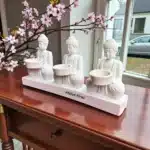 Üçlü Buda Figürlü Dekoratif Mumluk: Zen ve Meditasyon Objesi