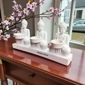 Üçlü Buda Figürlü Dekoratif Mumluk: Zen ve Meditasyon Objesi 7 Üçlü Buda Figürlü Dekoratif Mumluk: Zen ve Meditasyon Objesi