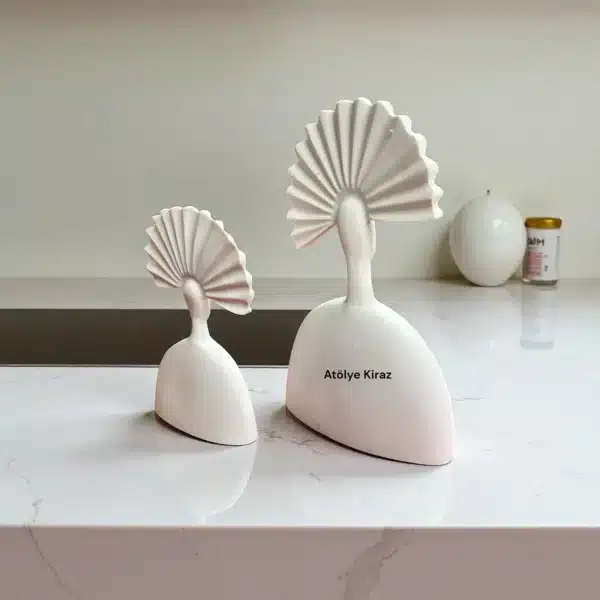 Ham Polyester Yelpaze Saçlı Kadın Heykeli : Modern Sanat Temalı Büst Seti