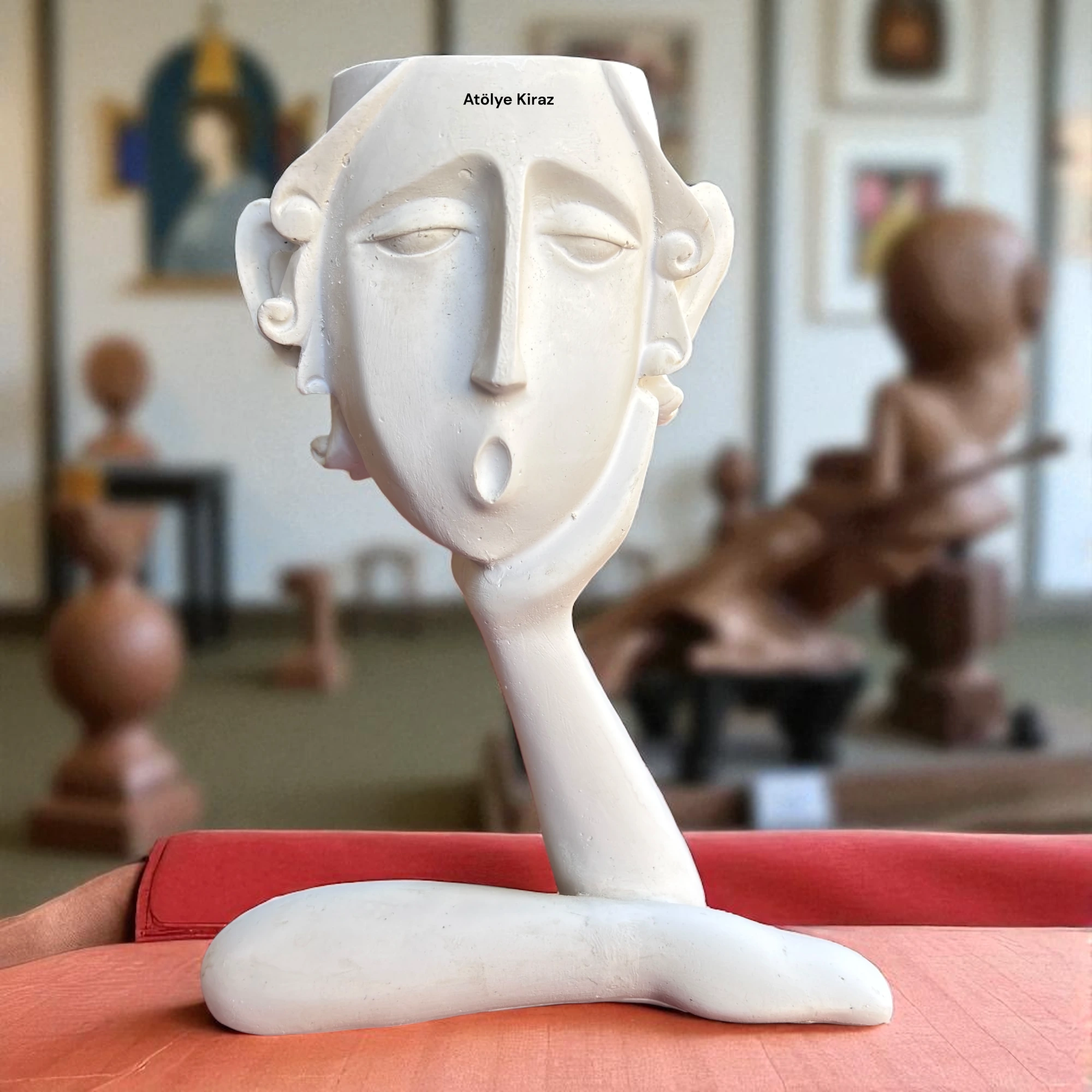 Ham Polyester Kübist Saksı : Modern Sanat Temalı Dekoratif Figür