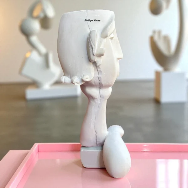 Ham Polyester Kübist Saksı : Modern Sanat Temalı Dekoratif Figür