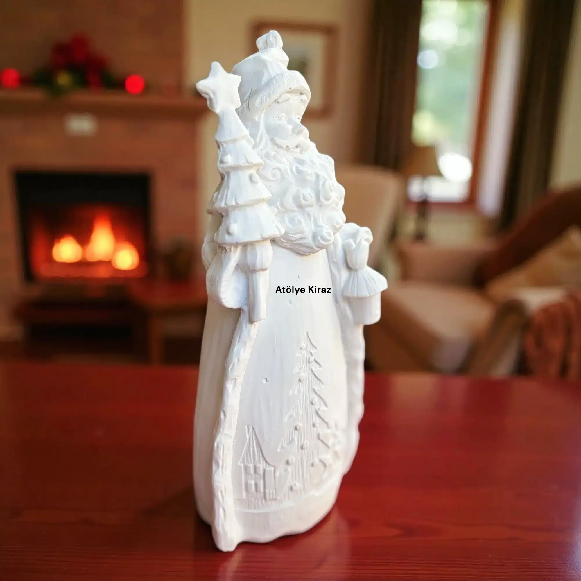 Ham Polyester Noel Baba Heykeli : Çam Ağacı ve Fener Tutan Dekoratif Figür - (7x9x24 cm) 3 Ham Polyester Noel Baba Heykeli : Çam Ağacı ve Fener Tutan Dekoratif Figür