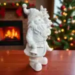 Ham Polyester Yılbaşı Ağacı Tutan Noel Baba Heykeli : Yılbaşı Hediyesi ve Dekoru
