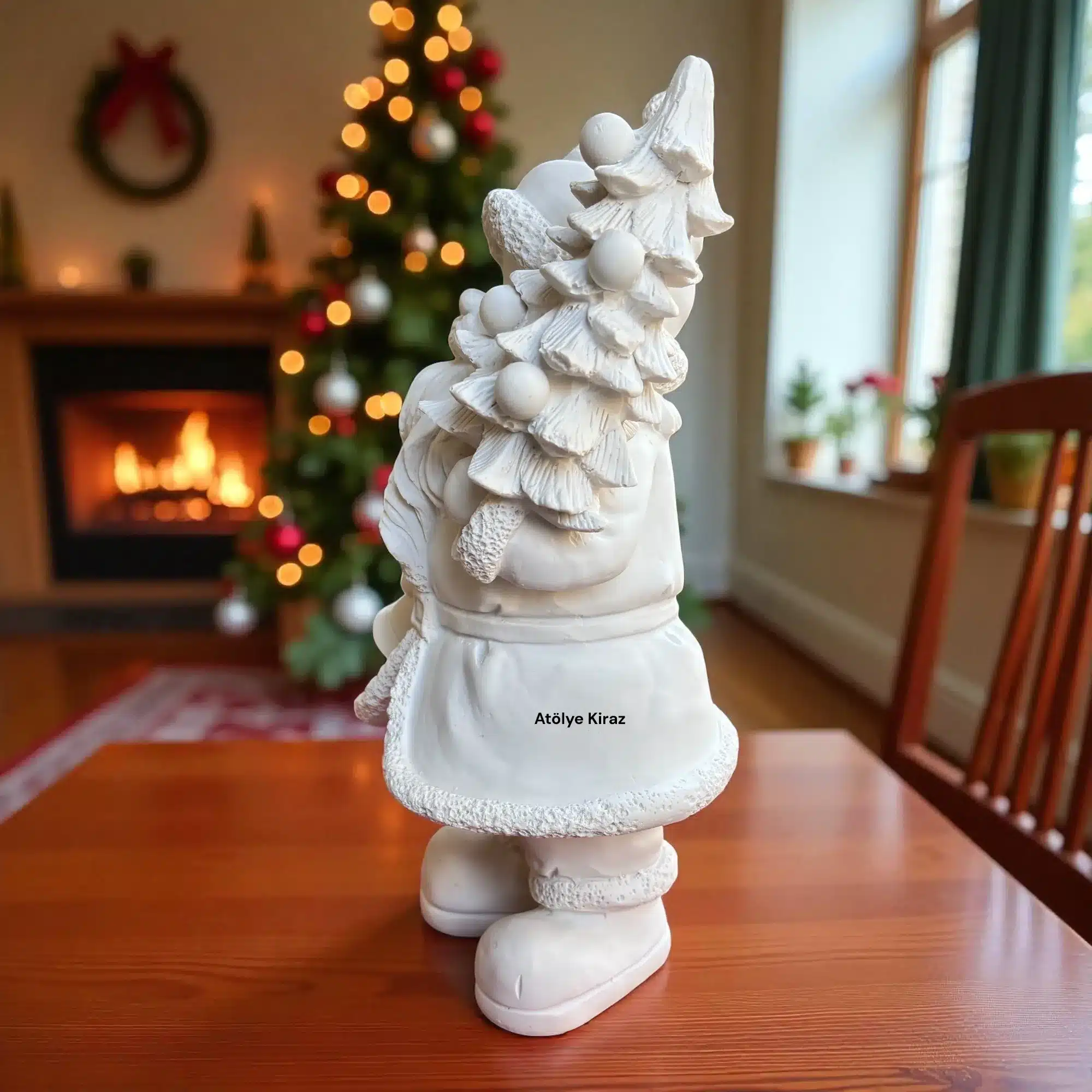 Ham Polyester Yılbaşı Ağacı Tutan Noel Baba Heykeli : Yılbaşı Hediyesi ve Dekoru - (13x14x32 cm) 5 Ham Polyester Yılbaşı Ağacı Tutan Noel Baba Heykeli : Yılbaşı Hediyesi ve Dekoru